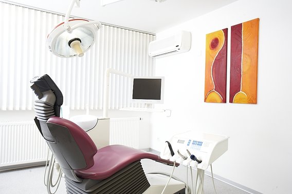 Die Oralchirurgen - Dr. Daniel Klug, Dr. Roers & Partner in Wiesloch - Logo