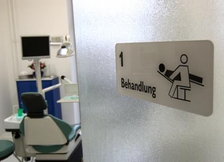 Praxis der ästhetischen Zahnheilkunde Dr. Gabriele Rothe-Haselbacher in Stuttgart - Logo