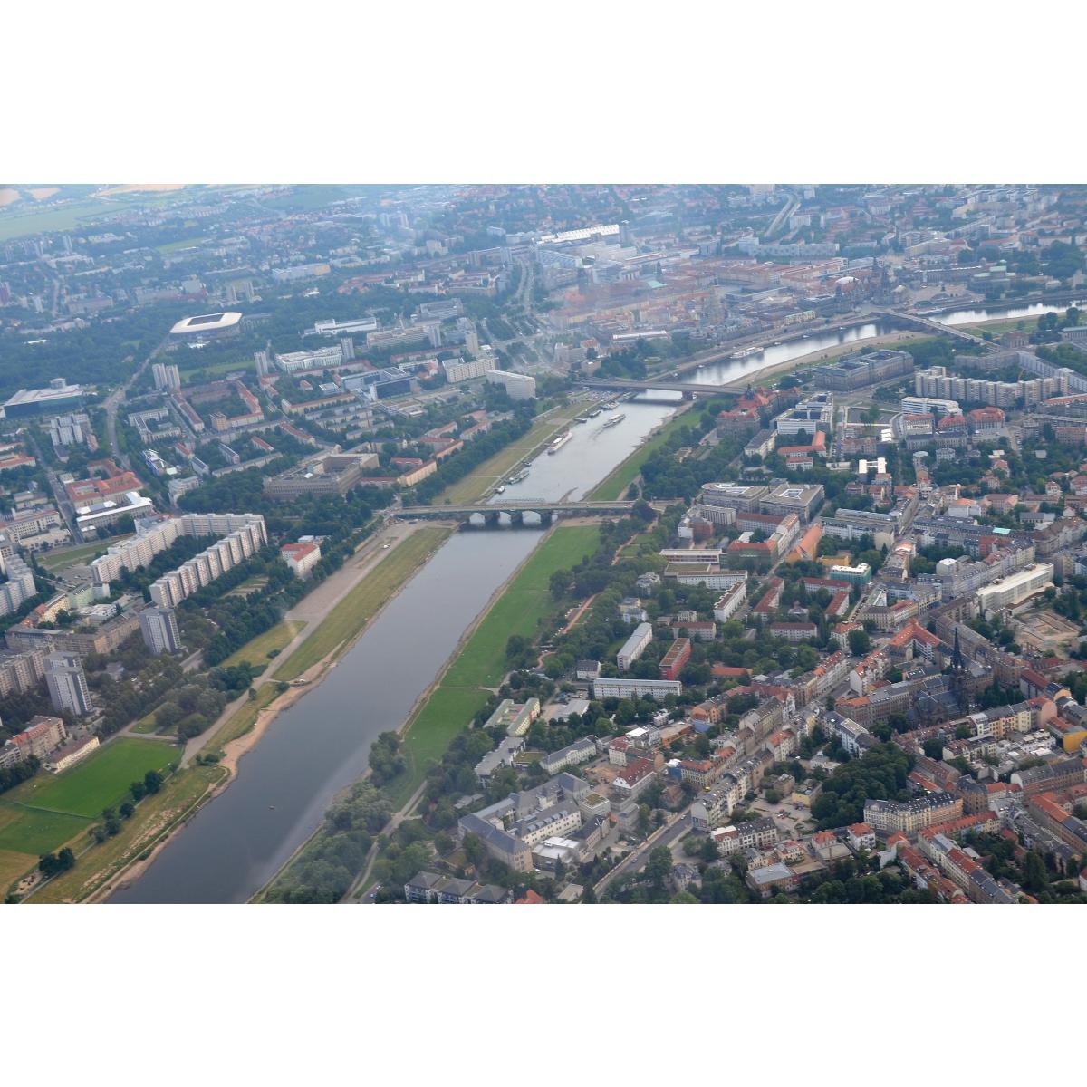 Luca Bertoncello - Pilot und Fluglehrer in Dresden - Logo